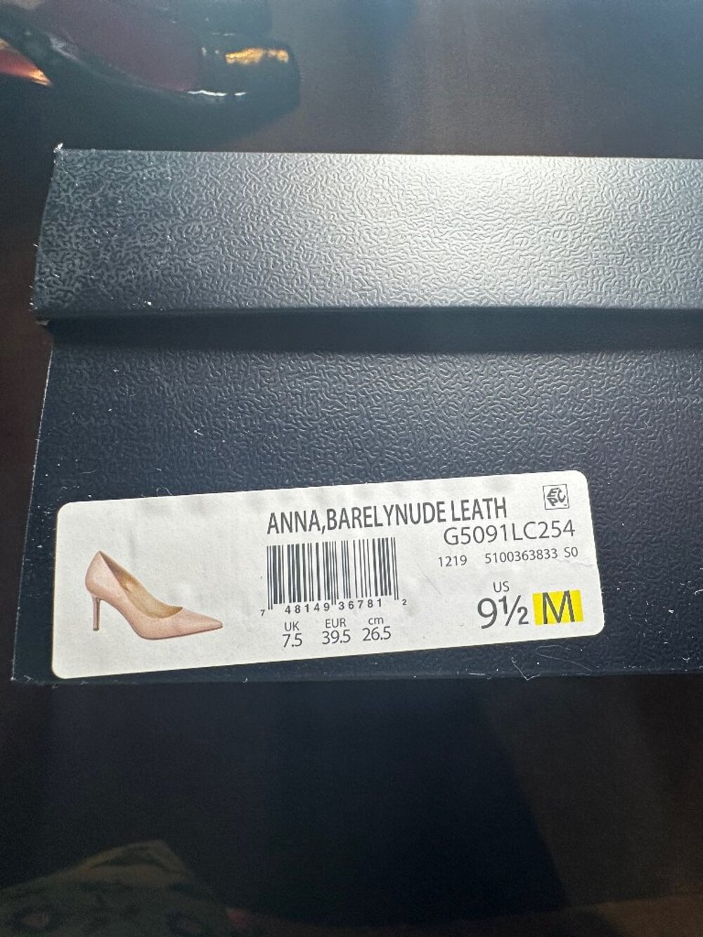 NWB Naturalizer Anna pumps in nude leather, featuring a pointed toe. Size 9.5 - Picture 2 of 6